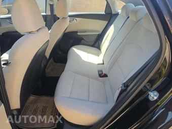 2023 Kia Forte LXS – miniatura 13