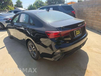 2023 Kia Forte LXS – miniatura 2