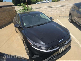 2023 Kia Forte LXS – miniatura 4