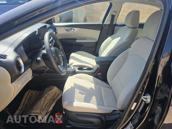 2023 Kia Forte LXS – miniatura 6