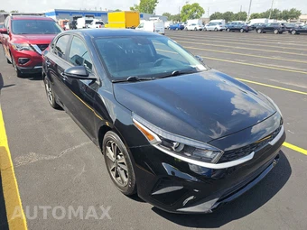 2023 Kia Forte LXS - miniatura 3