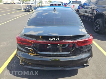 2023 Kia Forte LXS - miniatura 5