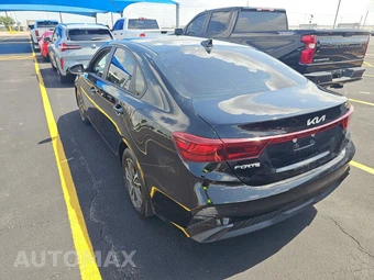 2023 Kia Forte LXS - miniatura 6