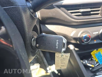 2023 Kia Forte LXS - miniatura 8