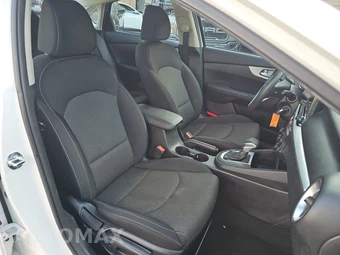 2023 Kia Forte LXS – miniatura 8