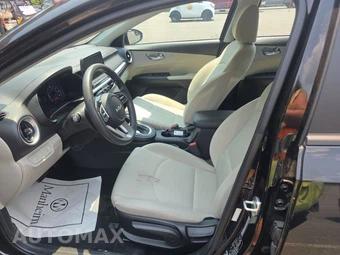 2023 Kia Forte LXS - miniatura 7