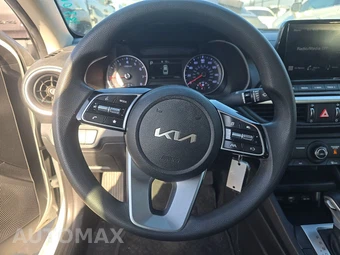 2023 Kia Forte LXS - miniatura 10