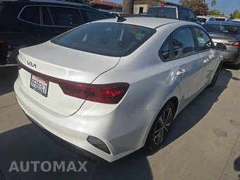 2023 Kia Forte LXS - miniatura 4