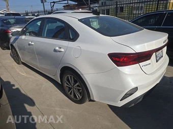 2023 Kia Forte LXS - miniatura 6
