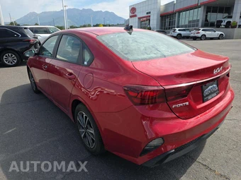 2023 Kia Forte LXS – miniatura 2