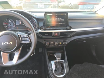 2023 Kia Forte LXS – miniatura 11