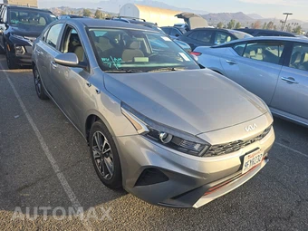 2023 Kia Forte LXS – miniatura 3
