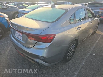 2023 Kia Forte LXS – miniatura 4