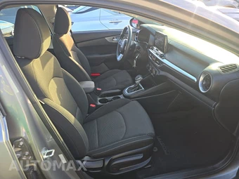 2023 Kia Forte LXS – miniatura 8