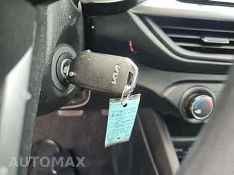 2023 Kia Forte LXS – miniatura 5