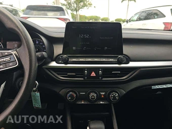 2023 Kia Forte LXS – miniatura 7