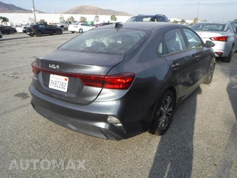 2023 Kia Forte LXS - miniatura 2