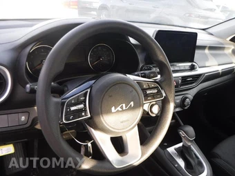 2023 Kia Forte LXS - miniatura 6