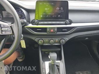 2023 Kia Forte LXS - miniatura 7