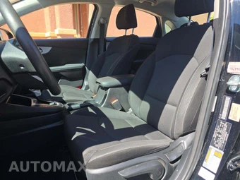 2023 Kia Forte LXS – miniatura 3