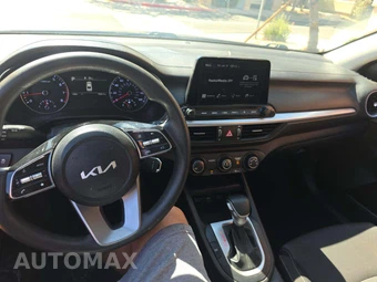 2023 Kia Forte LXS – miniatura 7