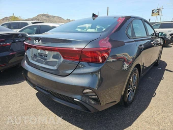 2023 Kia Forte LXS - miniatura 3