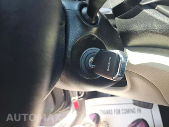 2023 Kia Forte LXS - miniatura 8
