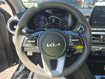 2023 Kia Forte LXS - miniatura 10