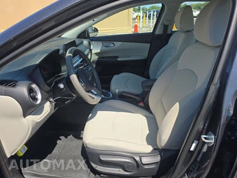 2023 Kia Forte LXS - miniatura 7