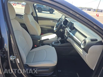 2023 Kia Forte LXS - miniatura 8