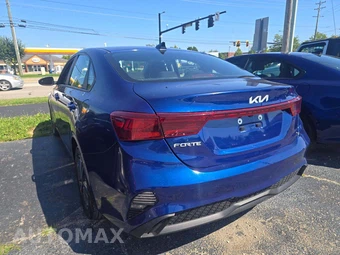 2023 Kia Forte LXS - miniatura 2