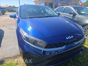 2023 Kia Forte LXS - miniatura 4