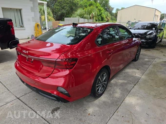 2023 Kia Forte LXS - miniatura 3