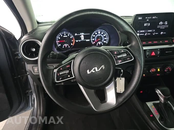 2023 Kia Forte LXS - miniatura 10