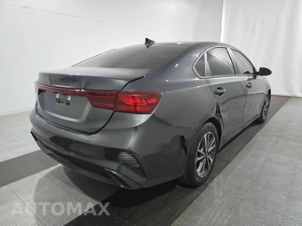 2023 Kia Forte LXS - miniatura 4