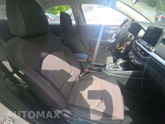 2023 Kia Forte LXS – miniatura 18