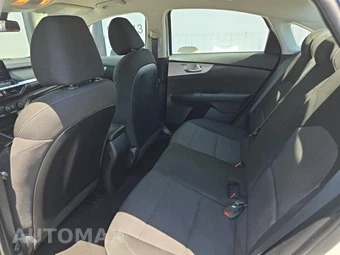 2023 Kia Forte LXS – miniatura 16