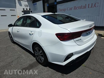 2023 Kia Forte LXS – miniatura 6