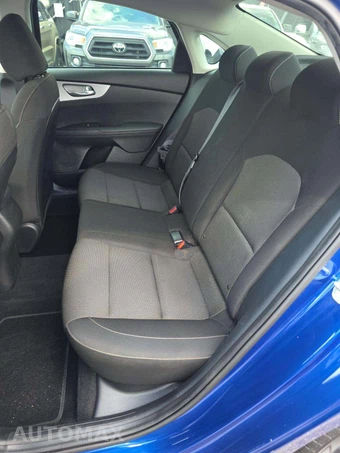 2023 Kia Forte LXS - miniatura 13