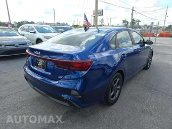 2023 Kia Forte LXS - miniatura 3