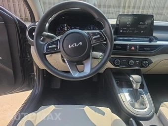 2023 Kia Forte LXS - miniatura 14