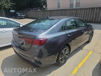 2023 Kia Forte LXS - miniatura 4