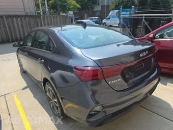 2023 Kia Forte LXS - miniatura 6