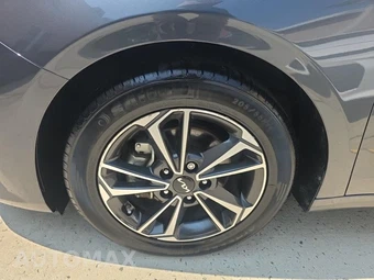 2023 Kia Forte LXS - miniatura 8