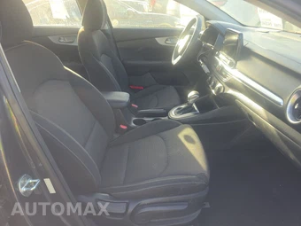 2023 Kia Forte LXS - miniatura 8