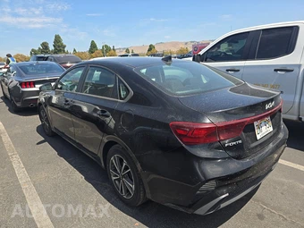 2023 Kia Forte LXS - miniatura 6