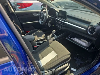 2023 Kia Forte LXS - miniatura 8
