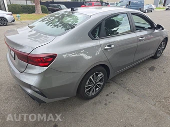 2023 Kia Forte LXS - miniatura 4