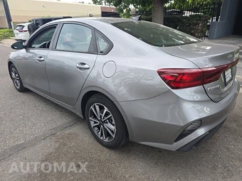 2023 Kia Forte LXS - miniatura 6