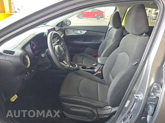 2023 Kia Forte LXS – miniatura 7